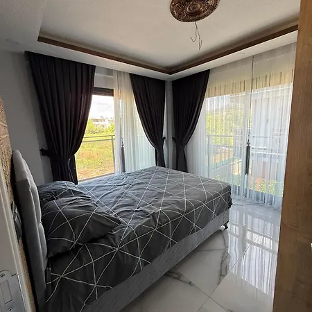 Life Villalari - Yeni Oezel Havuzlu Vila