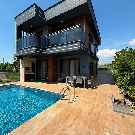 Villa Life Villalari - Yeni Oezel Havuzlu Kusadası