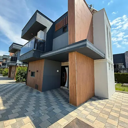 Villa Life Villalari - Yeni Oezel Havuzlu *